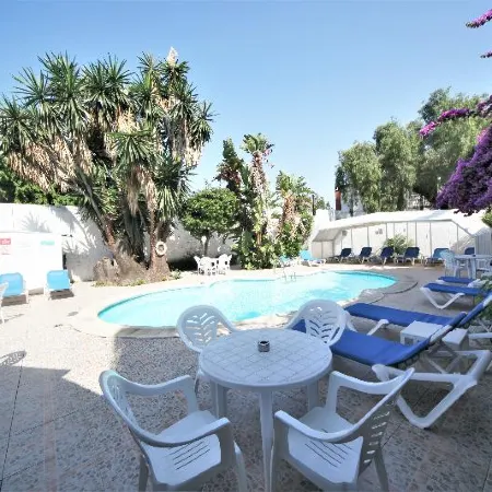 Bristol Hotel Отели в г. Гибралтар