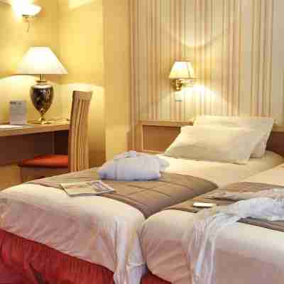 Logis Hôtel Amélie Restaurant les Cerisiers Rooms