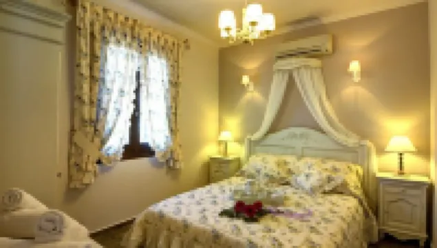 Adastra Ithaca Luxury Suites