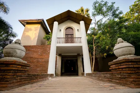 Hotel Alakamanda Отели в г. Анурадхапура