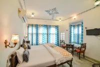 Hotel Devraj Niwas on Lake Pichola