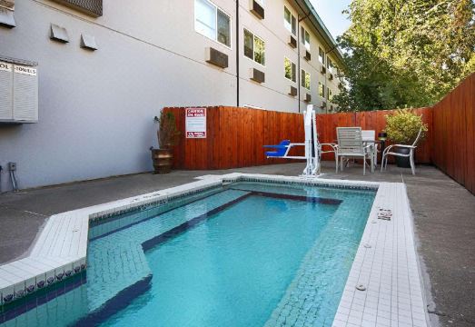 1. 포틀랜드 - 북..