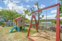 Yeongcheon Sigoro Kids Poolvilla Hotels in Yeongcheon-si