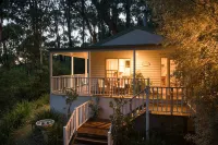 Myers Creek Cascades Luxury Cottages Hotels near Hedgend Maze
