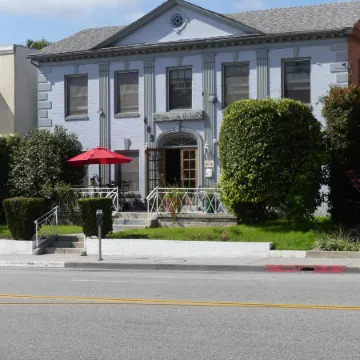 Hotel del Flores Отели рядом с достопримечательностью «Golden Triangle»