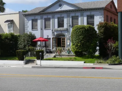 Hotel del Flores Отели рядом с достопримечательностью «Родео Драйв»