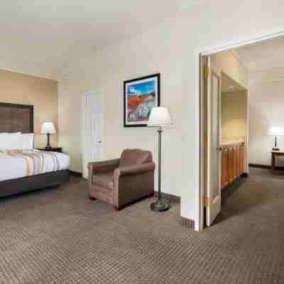 La Quinta Inn & Suites by Wyndham St. George Rooms