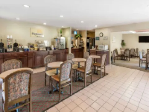 Days Inn by Wyndham West des Moines / Clive Hotels in Clive