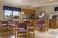 Super 8 by Wyndham the Dalles or - breakfast