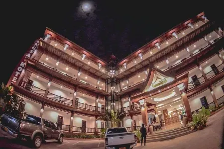 Dongsay Hotel Thakhek