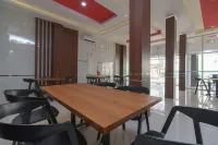 RedDoorz Plus at Grand Tara Homestay Palembang Hotels in Pahlawan