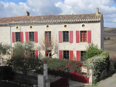 "Au pied du figuier", chambres d'hôtes, studios et gîte Hôtels à : Villarzel-du-Razès