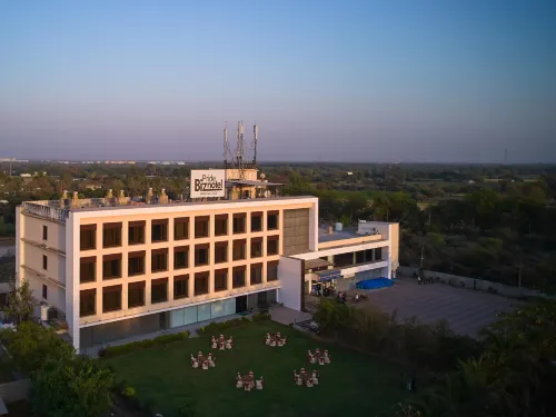Pride Biznotel Manjusar Hôtels à : Vadodara