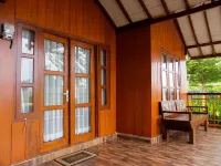 The Pasir Putih Villas Hotel di Bungatan