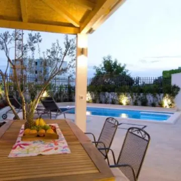 Luxury Apartment Split with pool