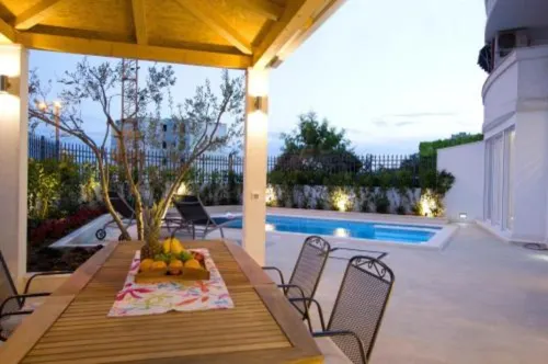 Luxury Apartment Split with pool