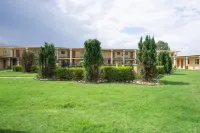 Woodridge Inn and Suites