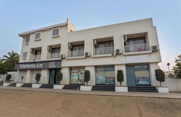 OYO 26117 施地維納雅克慶祝酒店