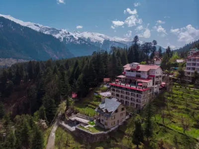 Hotel Snowcrests Manor Hotels in Manali