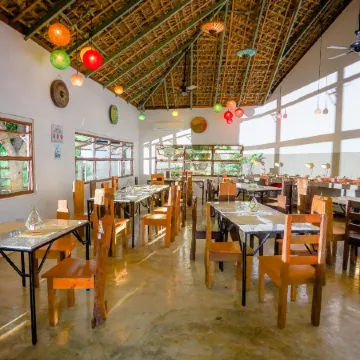 Amici Resort Hotel Laoag