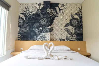 Miko Rooms & Capsules Hotel Hotel dekat SPO ORIFLAME WENI