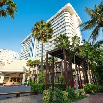 Jomtien Palm Beach Hotel and Resort - Family Friendly