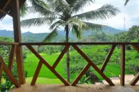 Arusliar Bukit Bambu Cottage Hotels in Cikidang