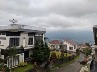 Fullhouse at Villa Heinbill Pinus View