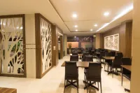 Hotel Sukajadi by Holie