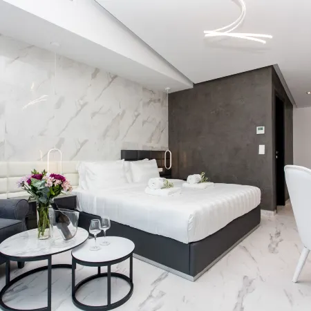 Crystal Villas & Suites