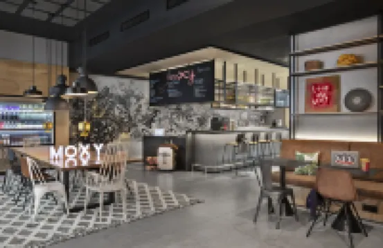 里昂機場Moxy酒店 科隆別索尼約酒店