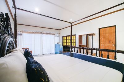 Premier Deluxe Double Room Pool Access