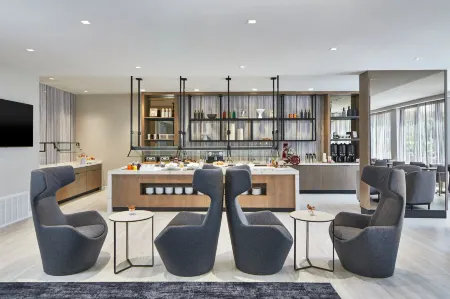 AC Hotel Orlando Lake Buena Vista Отели рядом с достопримечательностью «Characters in Flight»