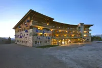 Paradiso Pure Living Vegan Hotel Hotels near Alpe di Siusi