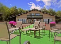 Heron's Landing Hotel Hotels near Raspberry Rascals