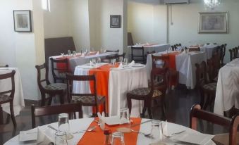 Crystal Rose Ambassador Hotel - Housity