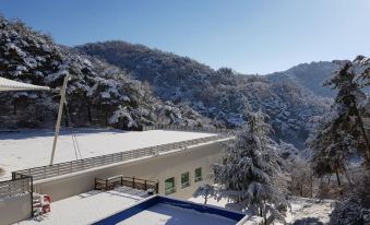 2. 칠갑산 샬레 호..