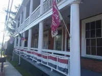 The Lafayette Inn & Restaurant Hotel a Greene County