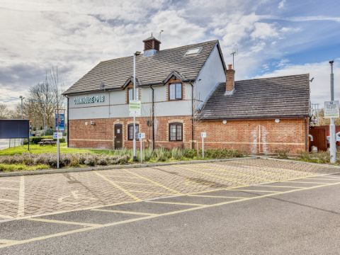 프리미어 인 할로 이스트 - 처치 랭리