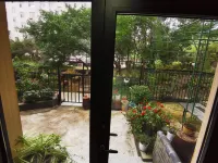 Yiyan Featured Homestay (Yanhe Street) - Pools