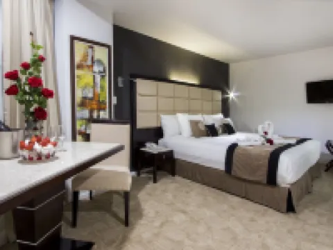 VR Queen Street Hotel & Suites Hotels near The University of Auckland