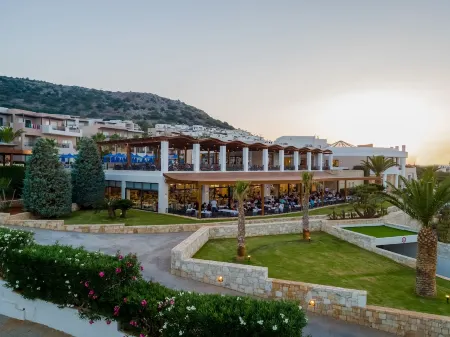 Grand Hotel Holiday Resort