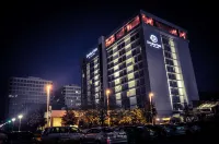 DoubleTree by Hilton Chicago - North Shore Conference Center Hotels near T-Mobile