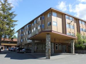 Frontier Suites Hotel in Juneau