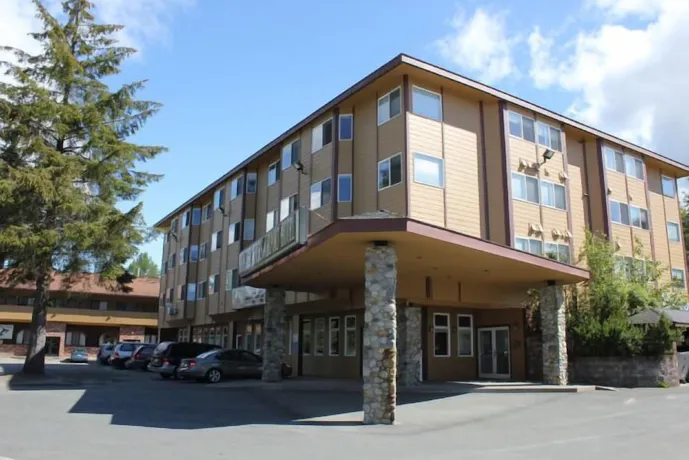 Frontier Suites Hotel in Juneau Hotels near 