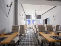 The Ben Mhor Hotel, Bar & Restaurant فنادق في غرانتاون أون سبي
