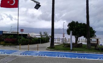 Uysal Motel Beach