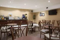 Spark by Hilton Woodstock - breakfast