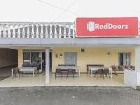 RedDoorz at CBR Residence Blimbing Hotels in Blimbing