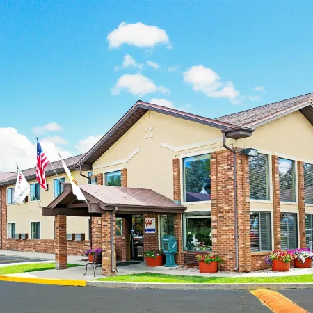 Super 8 by Wyndham Longmont/Twin Peaks